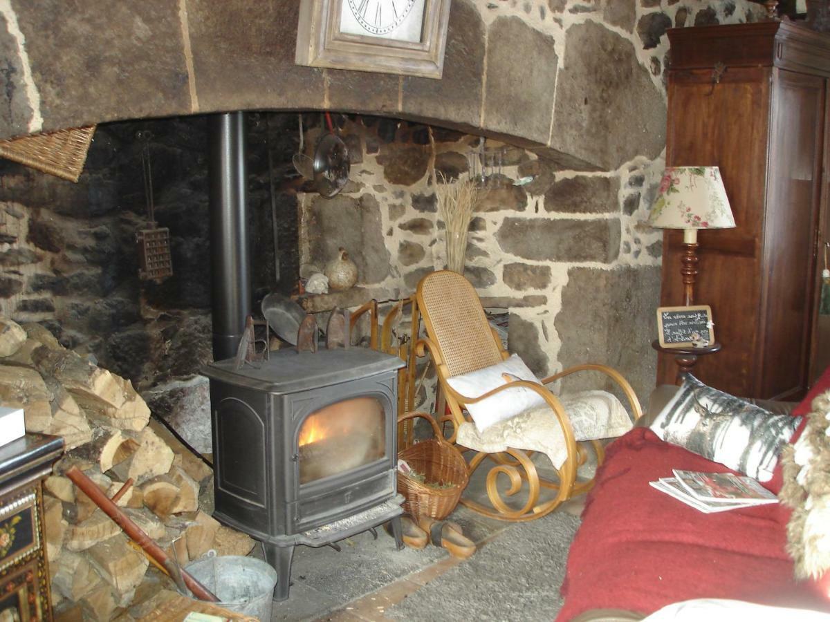 Vila Chez Marraine Sauvat Exteriér fotografie